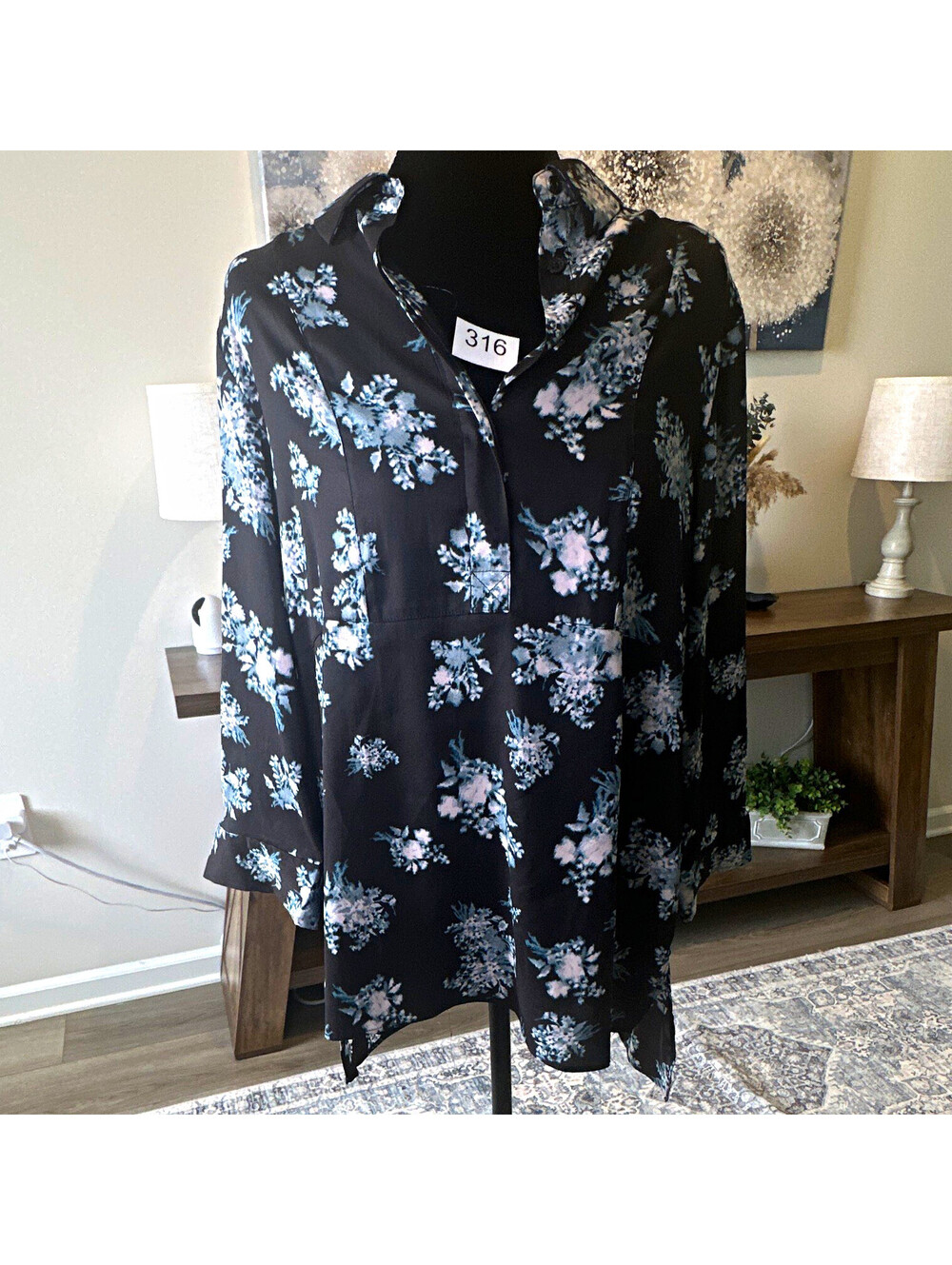 Simply Vera Vera Wang Women's M Black Floral Button-Up Blouse V-Neck Long Sleeve